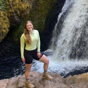 Meet your Posher, Laura